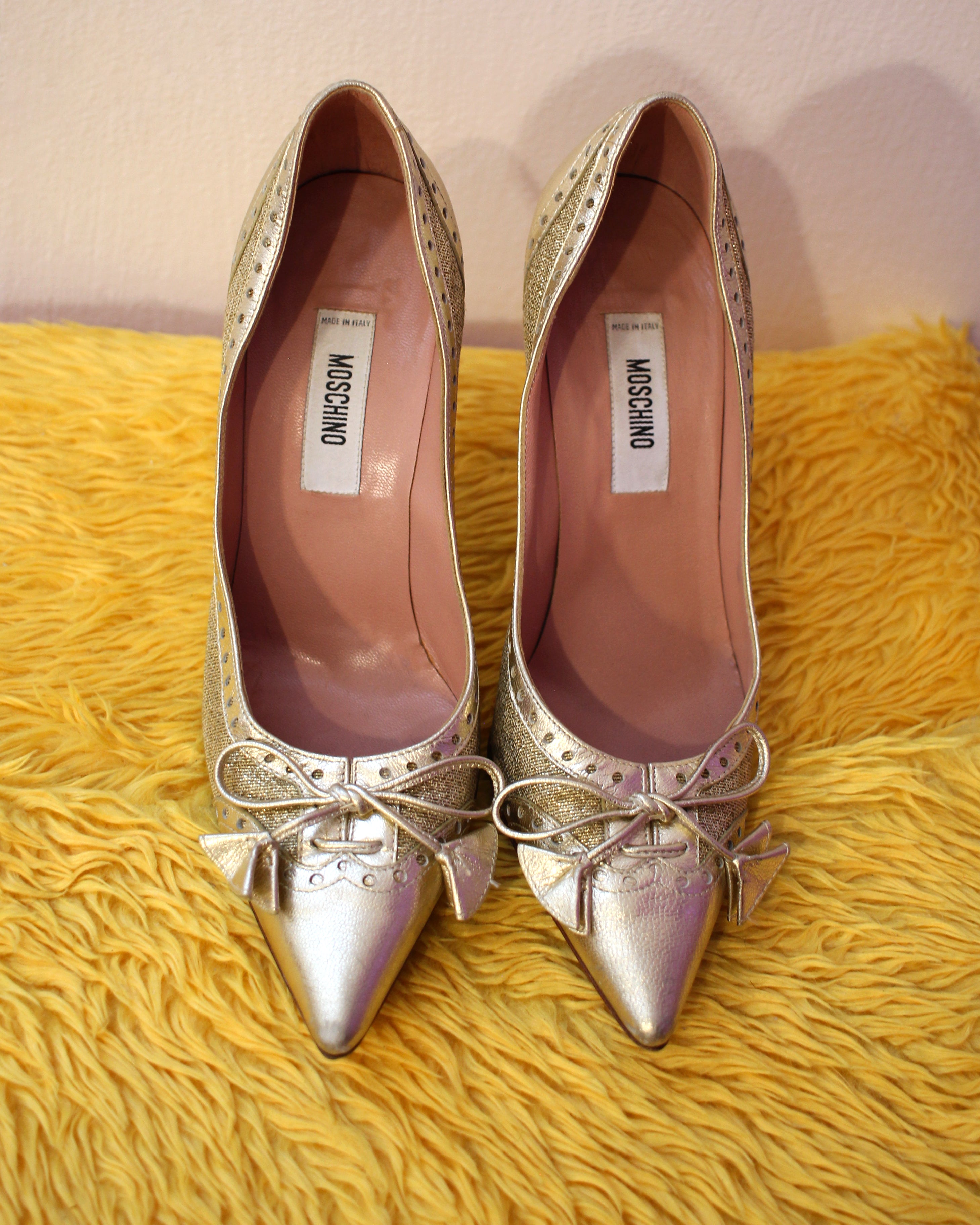 Moschino Gold Pointed Pumps