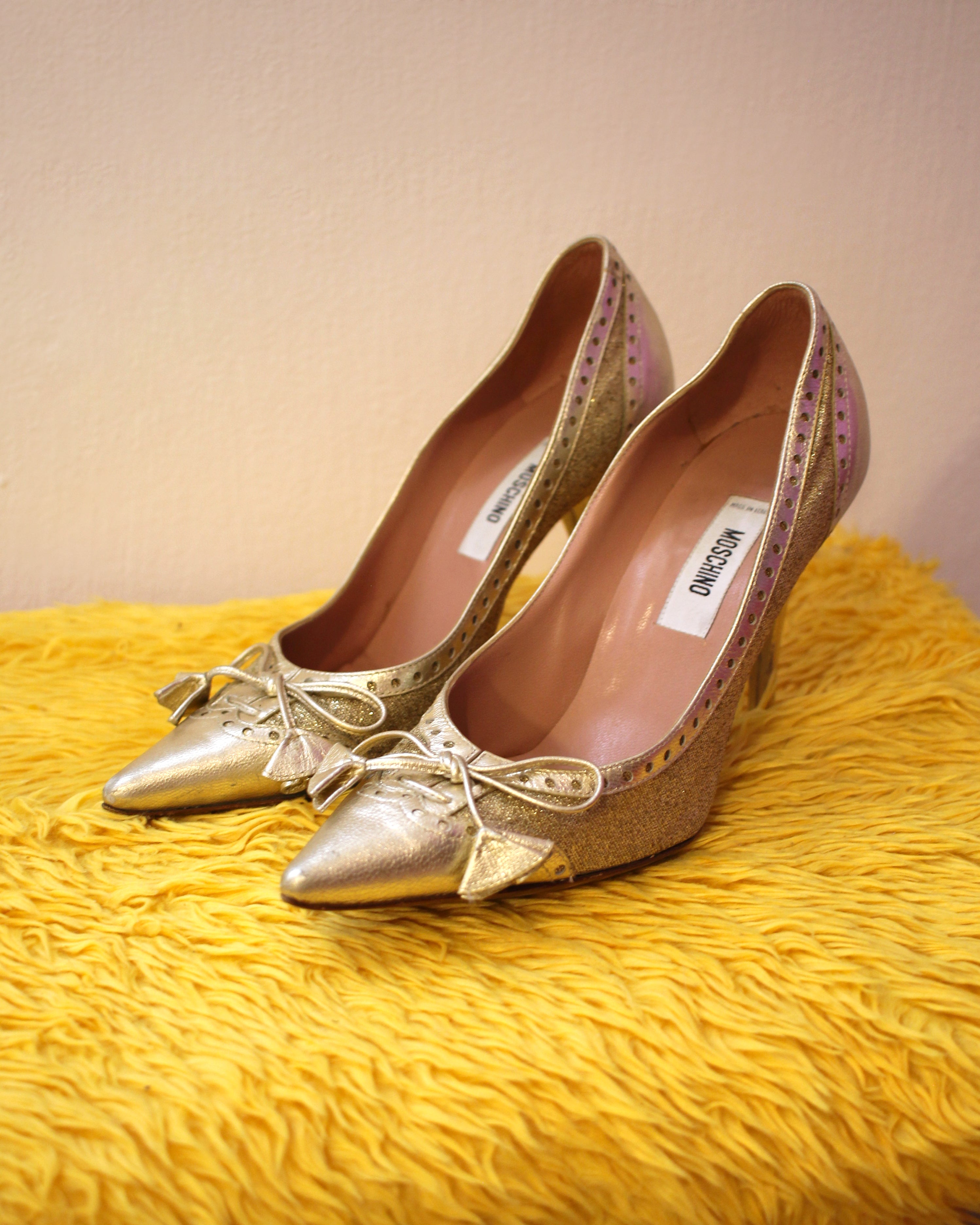 Moschino Gold Pointed Pumps